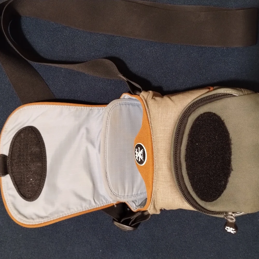 Crumpler Snauros Crossbody Camera/Electronics Bag
